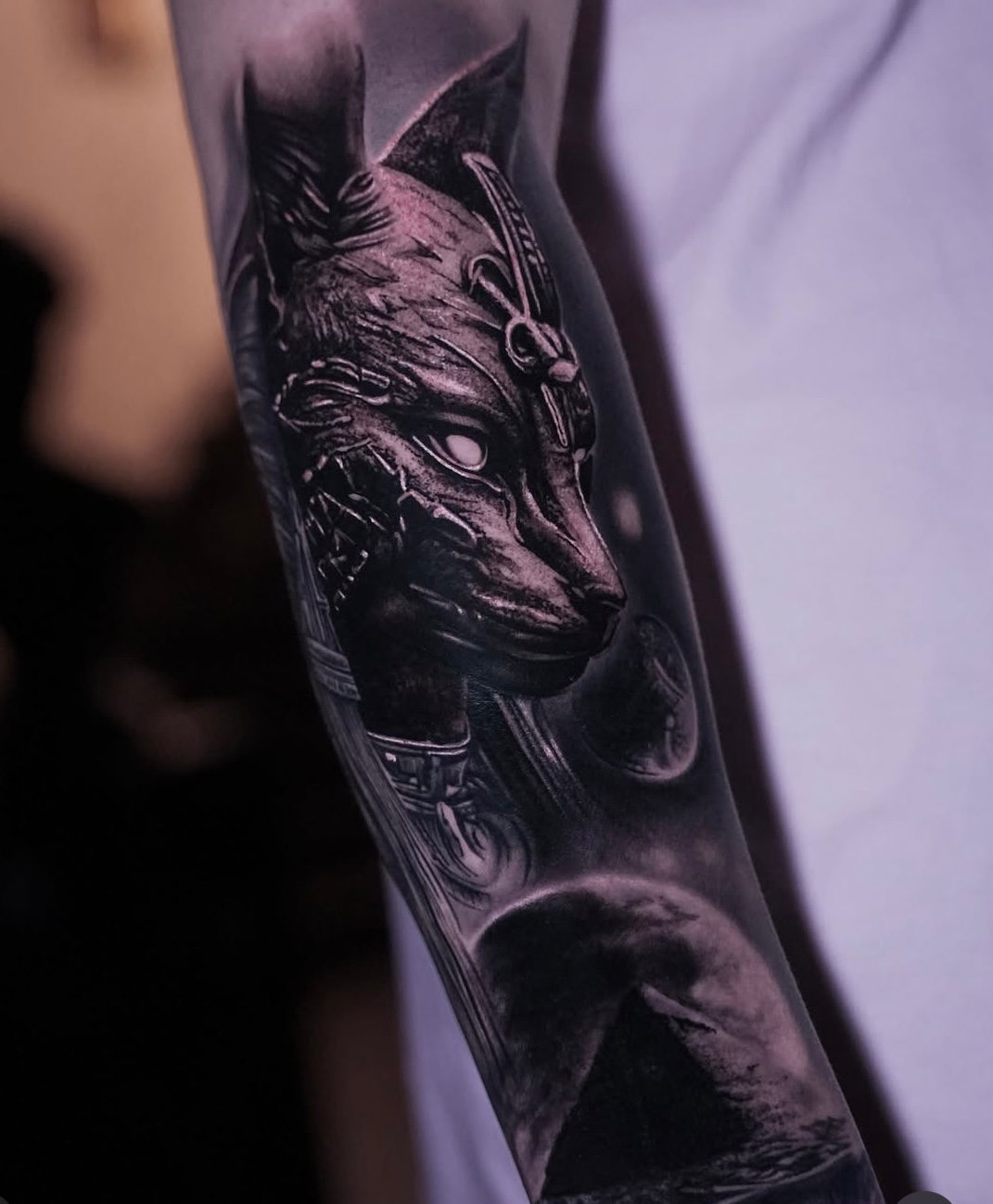 Bastet – Realismus